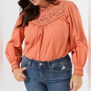 NWT TORRID Women’s Plus Size Cotton‎ Lace Trim Yoke Blouson Sleeve Top Size 2X